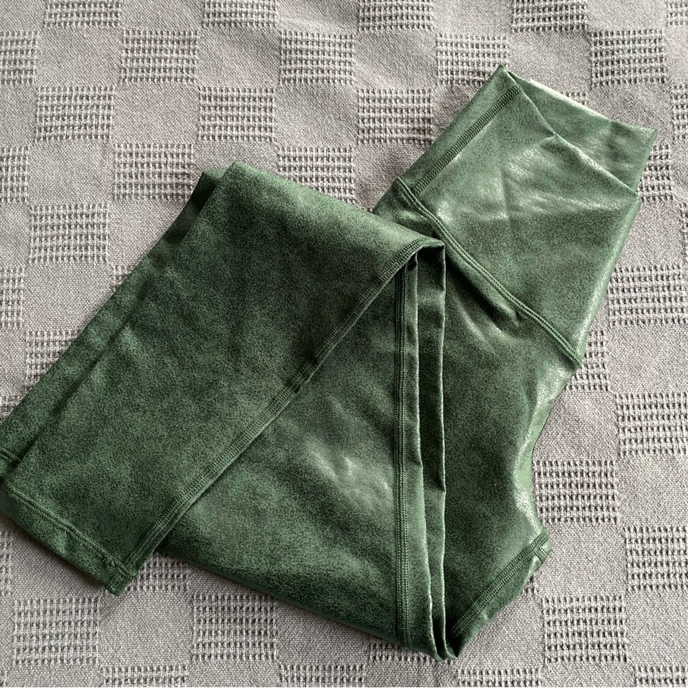 Offline by Aerie the Hugger Crossover Leggings - Picture 6 of 12